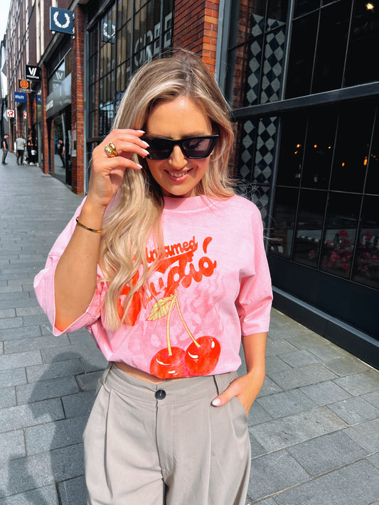 CHERRY Oversized T-Shirt - Pink